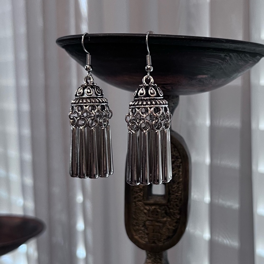 NWOT - Silver-tone chandelier earrings